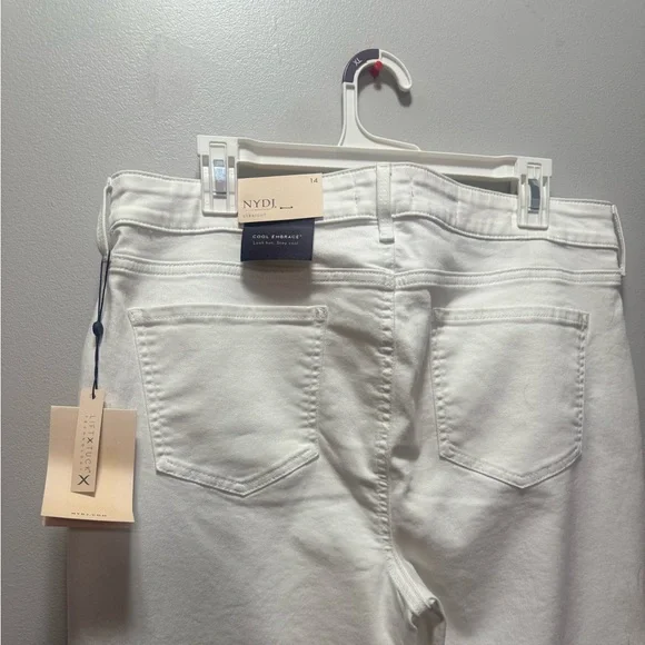 Women’s Jeans - Picture 8 of 8